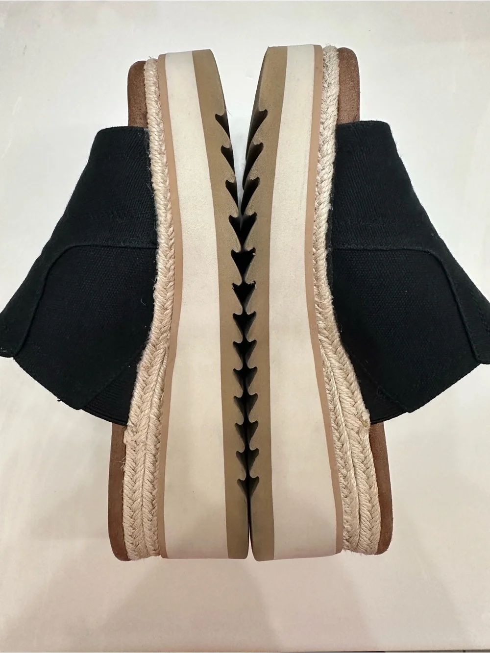 Toms wedge sandals
